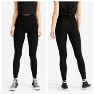 Everlane Renew Women's Performance Athletic Leggings‎ in Black. Size S. Flawed